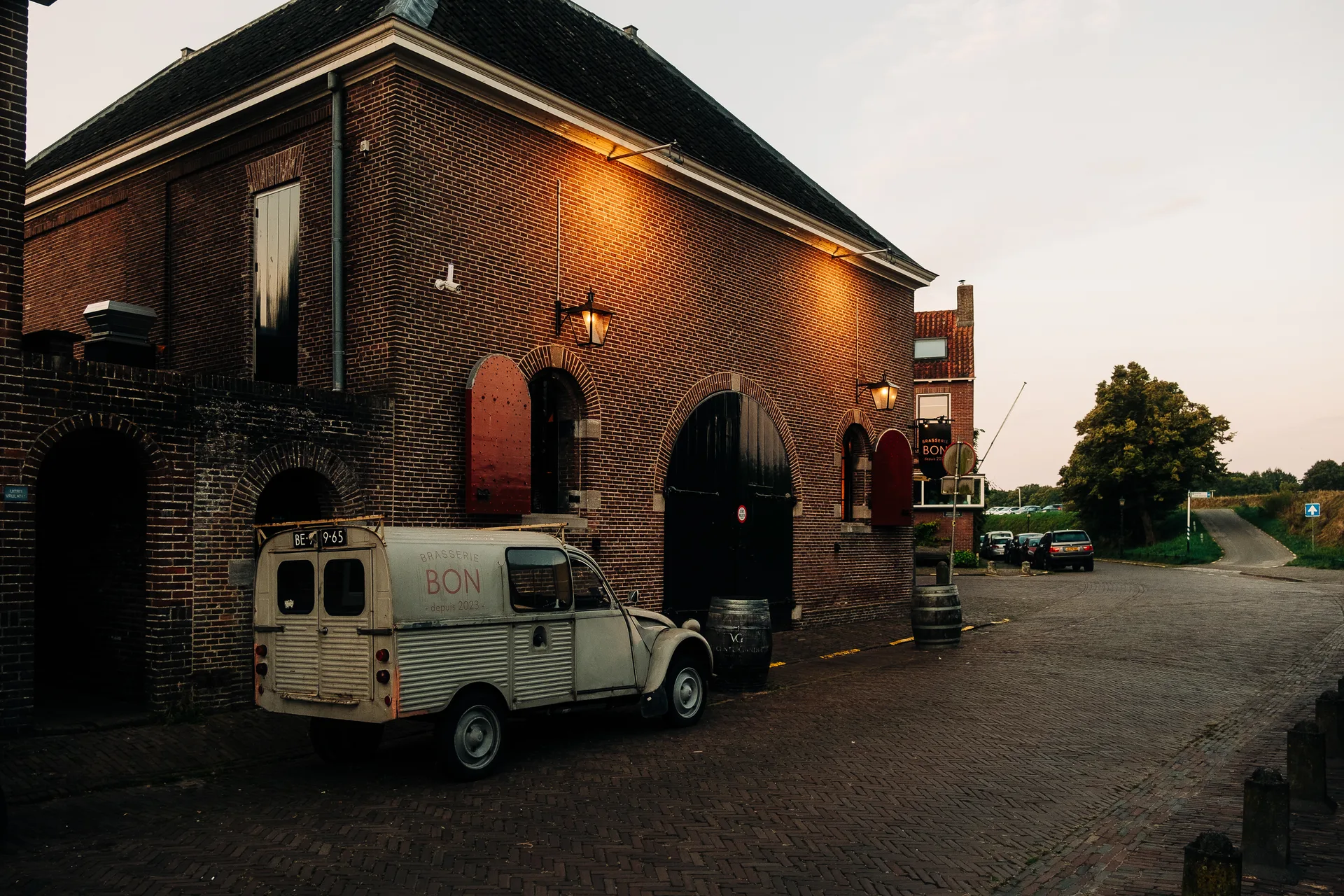 Bezoekers in de vesting